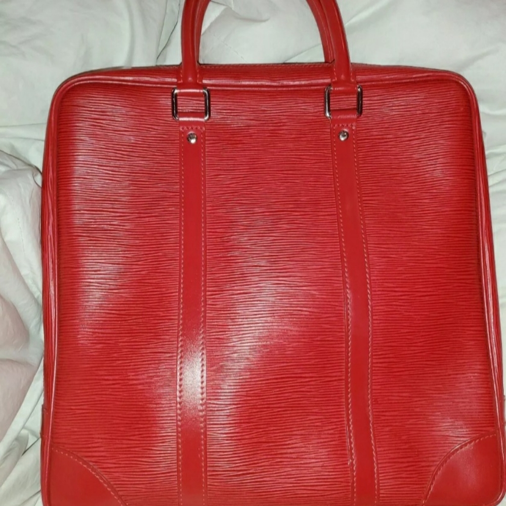 SOLD!!!! Authentic Louis Vuitton Epi Tote